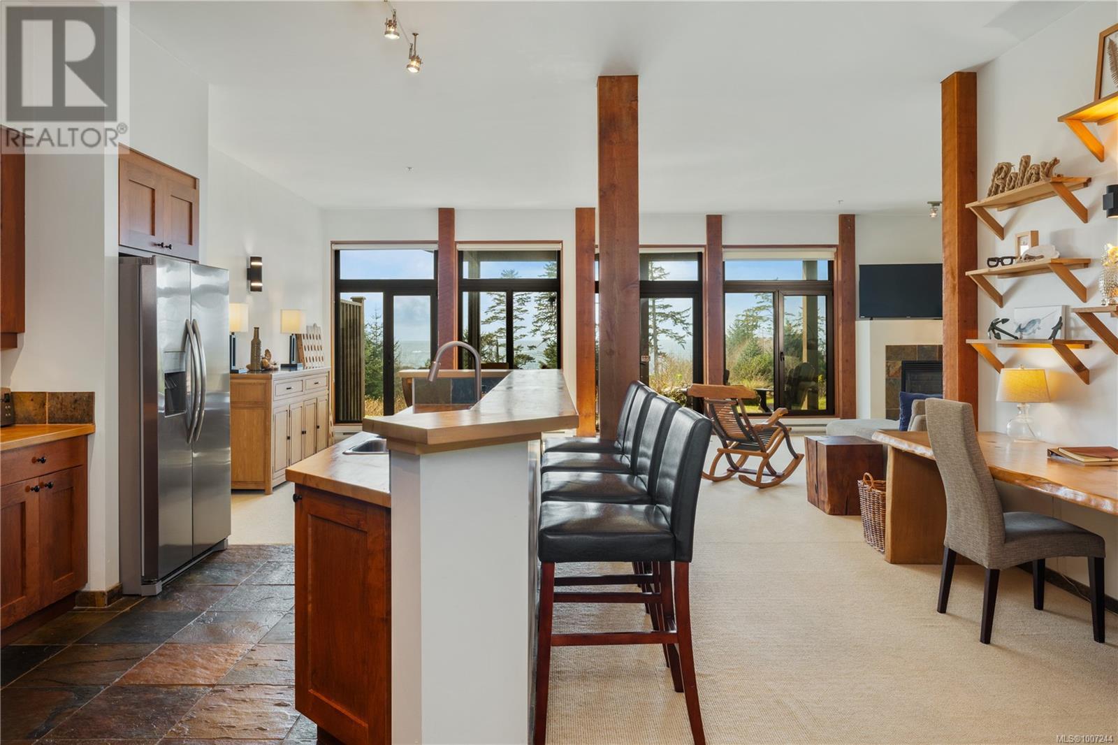 201 515 Marine Dr, Ucluelet