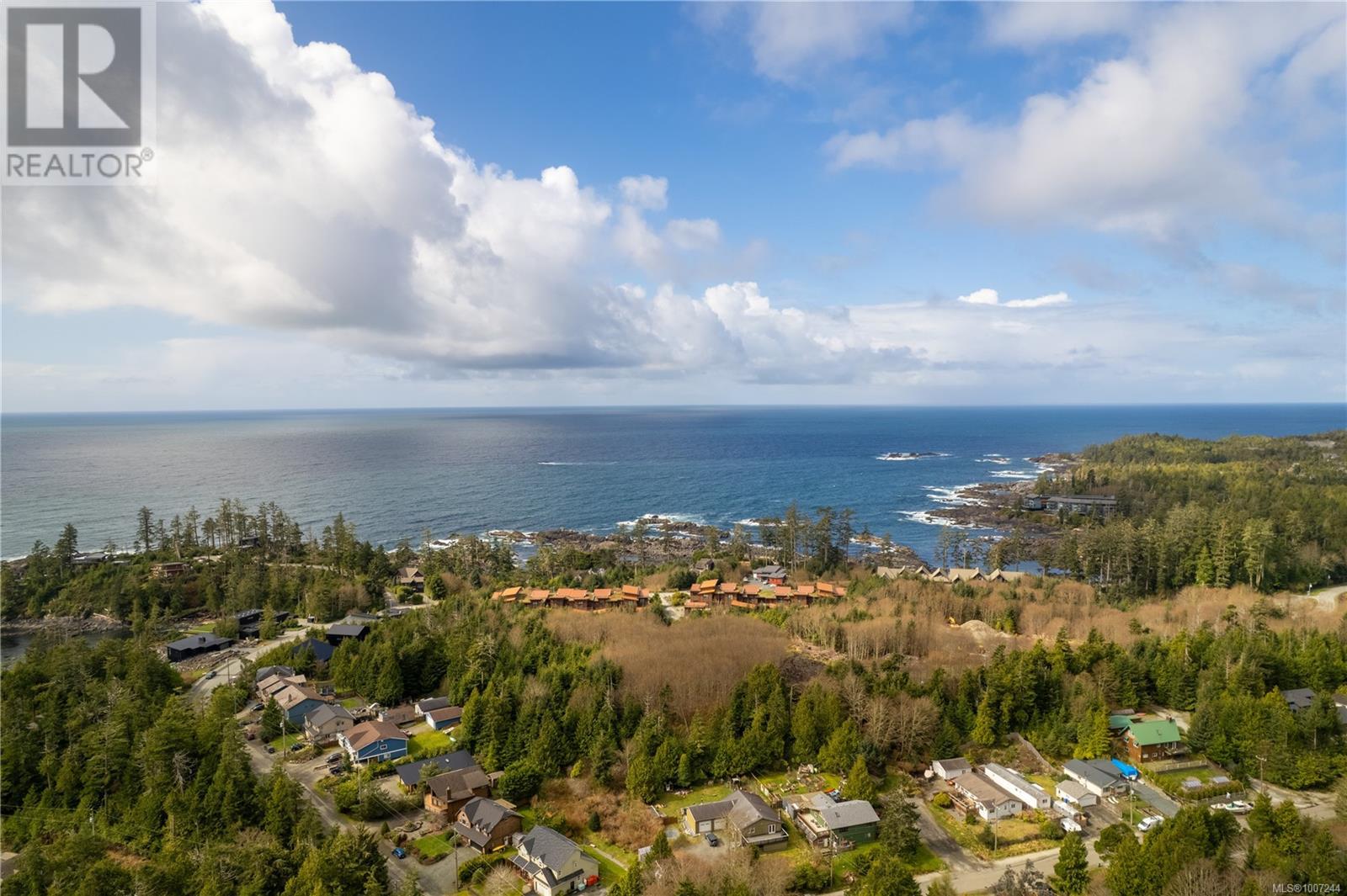 201 515 Marine Dr, Ucluelet