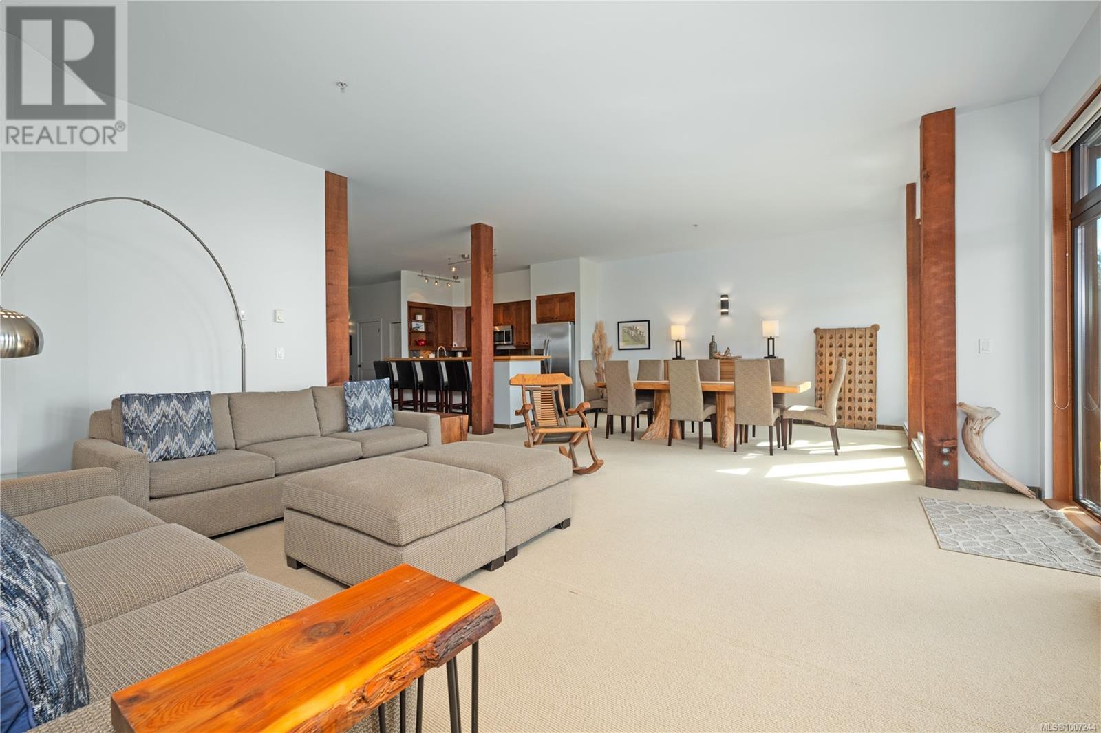 201 515 Marine Dr, Ucluelet