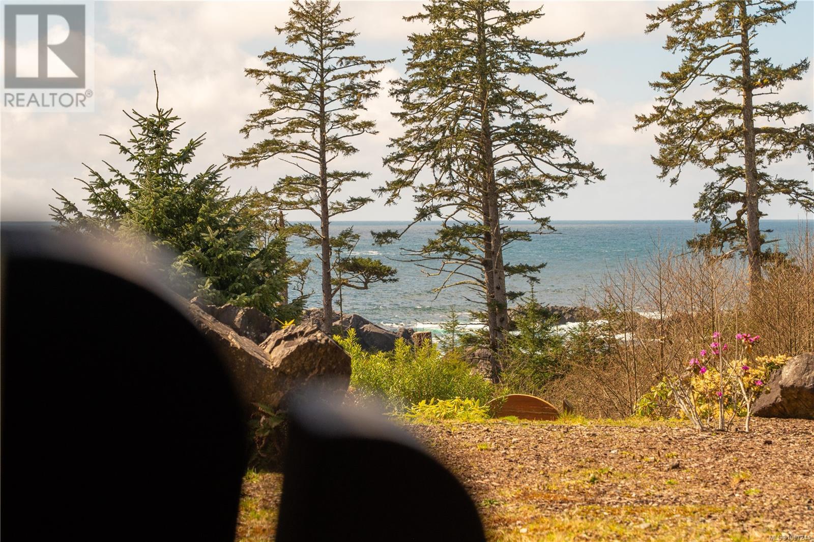 201 515 Marine Dr, Ucluelet