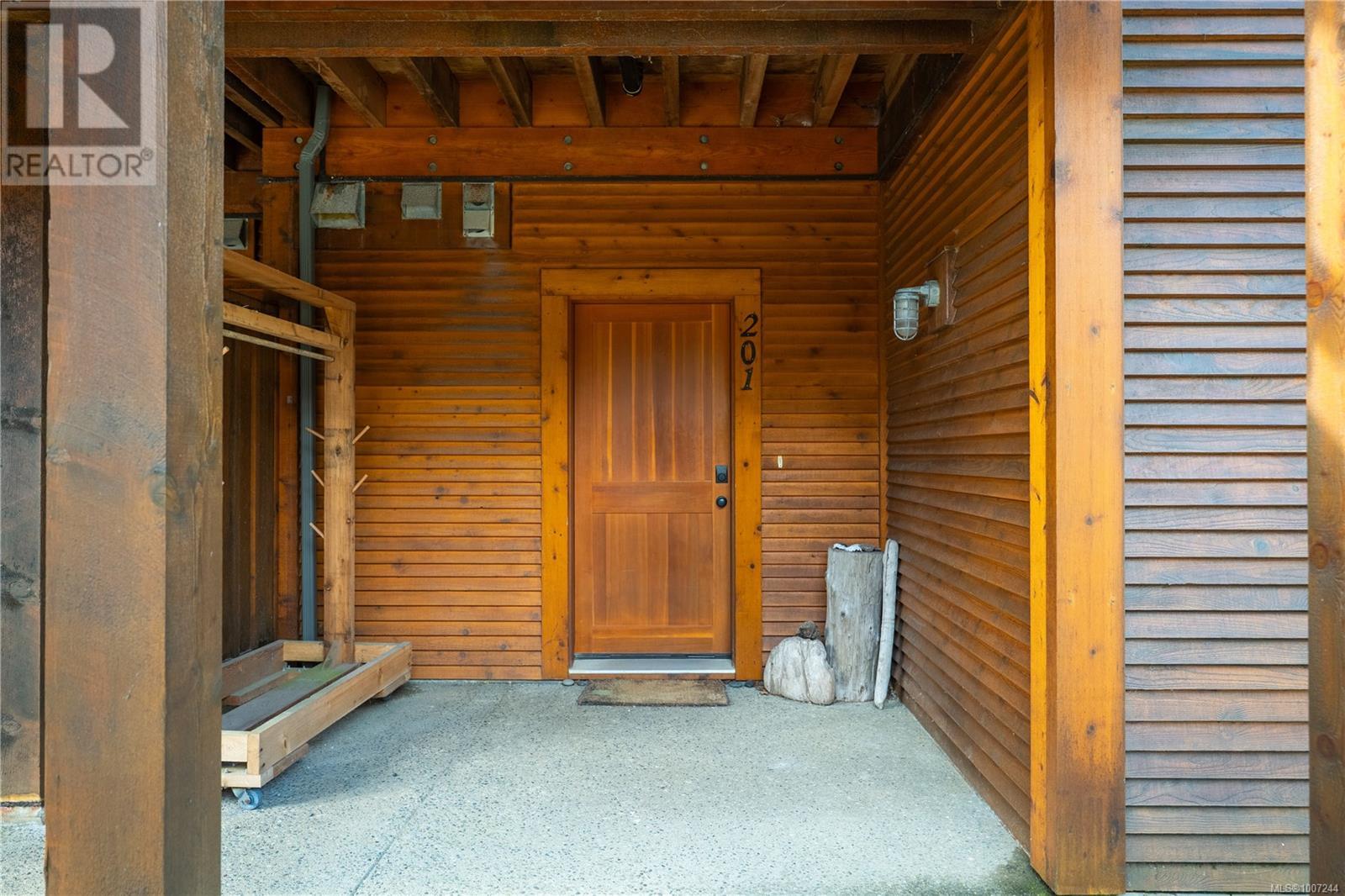 201 515 Marine Dr, Ucluelet