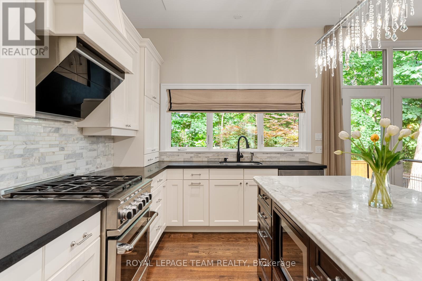 Photo 12 of 103 Black Maple Private, Ottawa ON