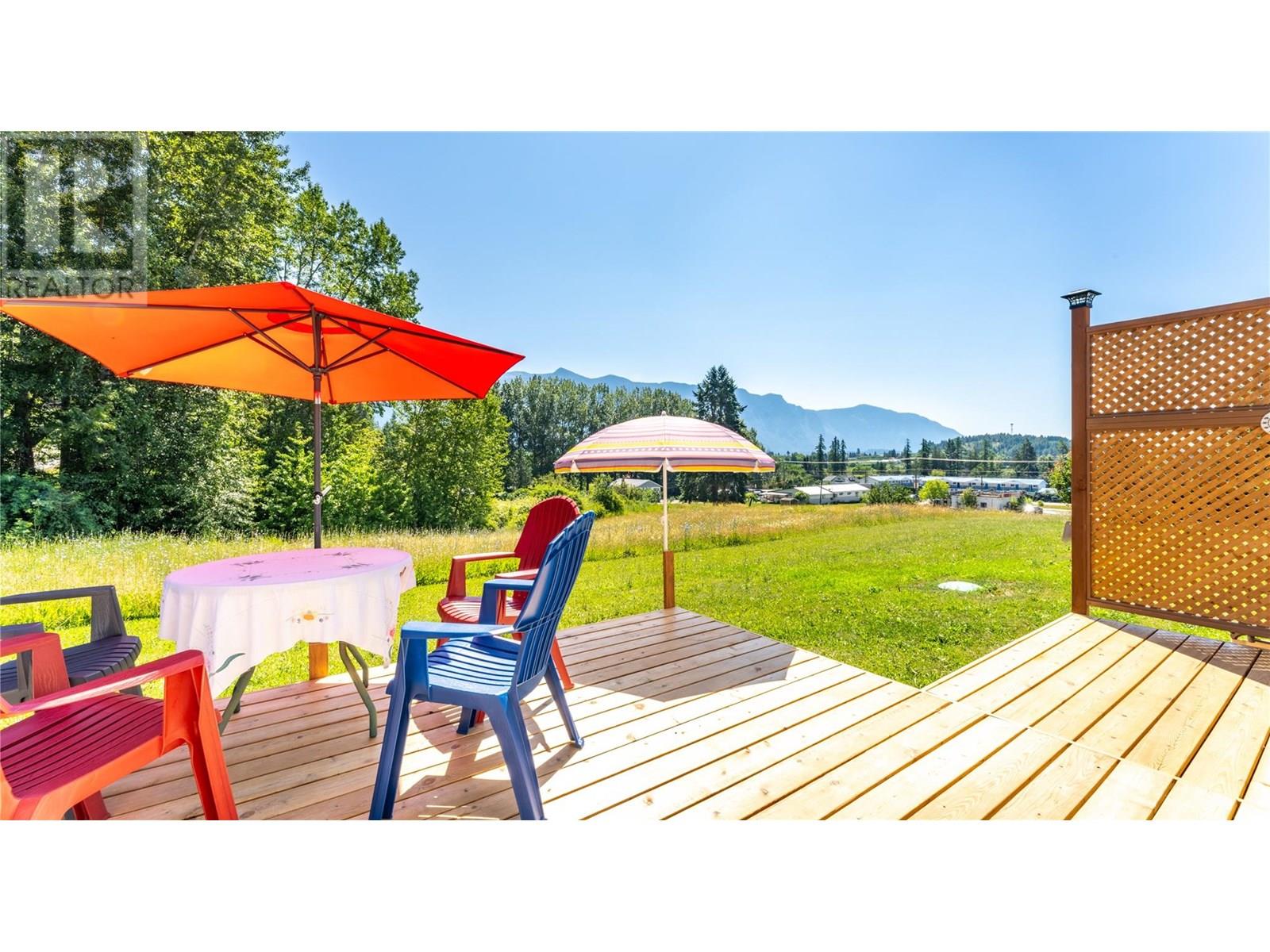 Photo 43 of 216 27th Avenue, Creston BC