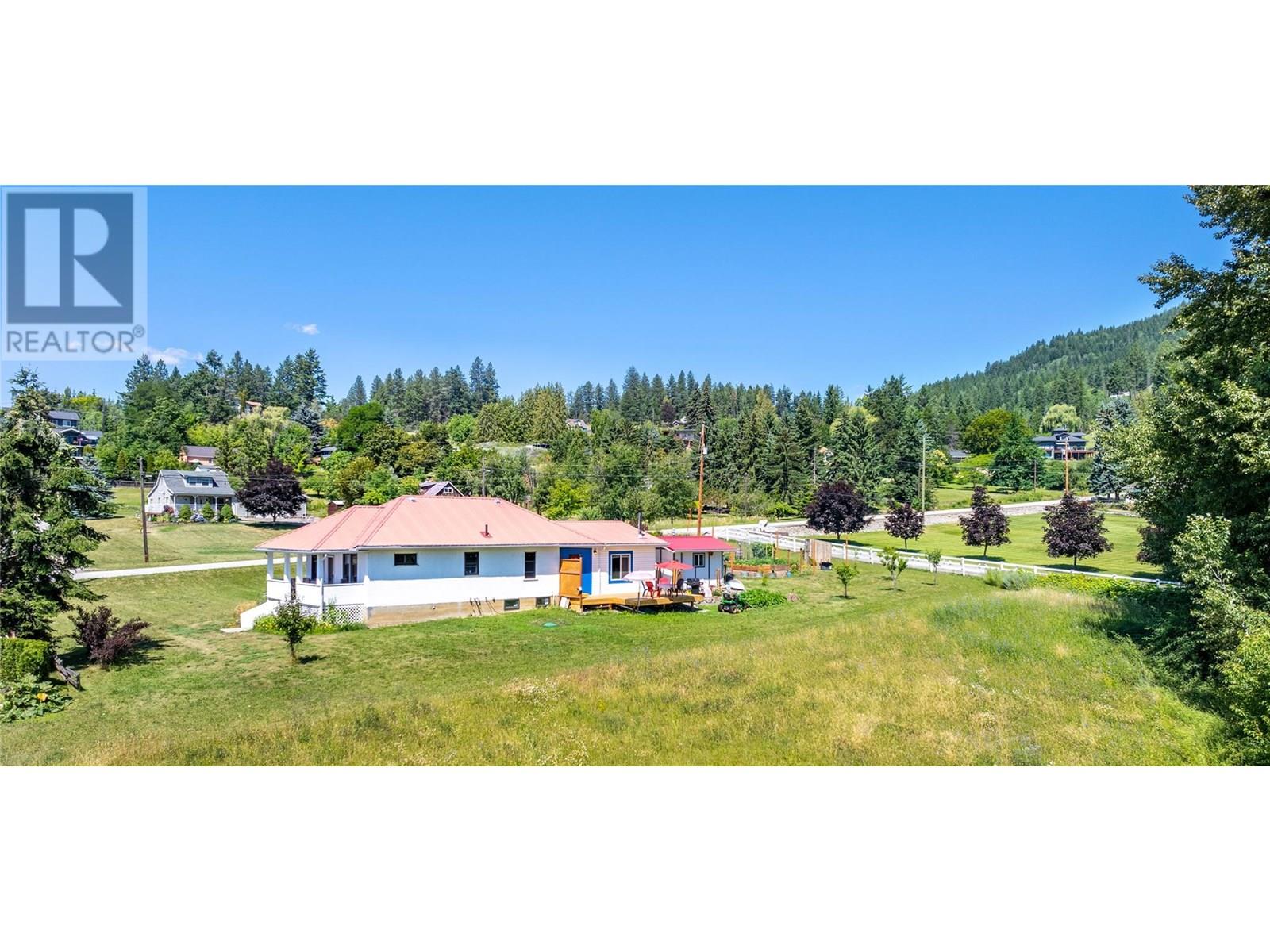 Photo 46 of 216 27th Avenue, Creston BC