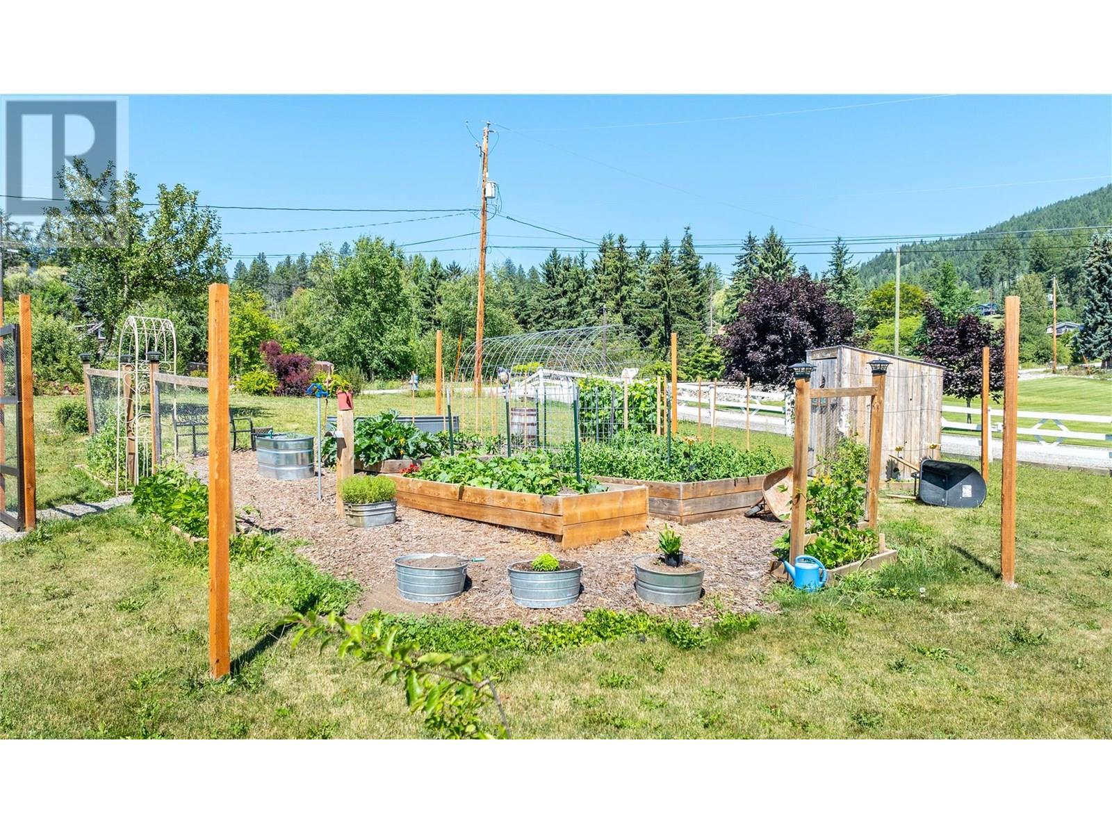 Photo 45 of 216 27th Avenue, Creston BC