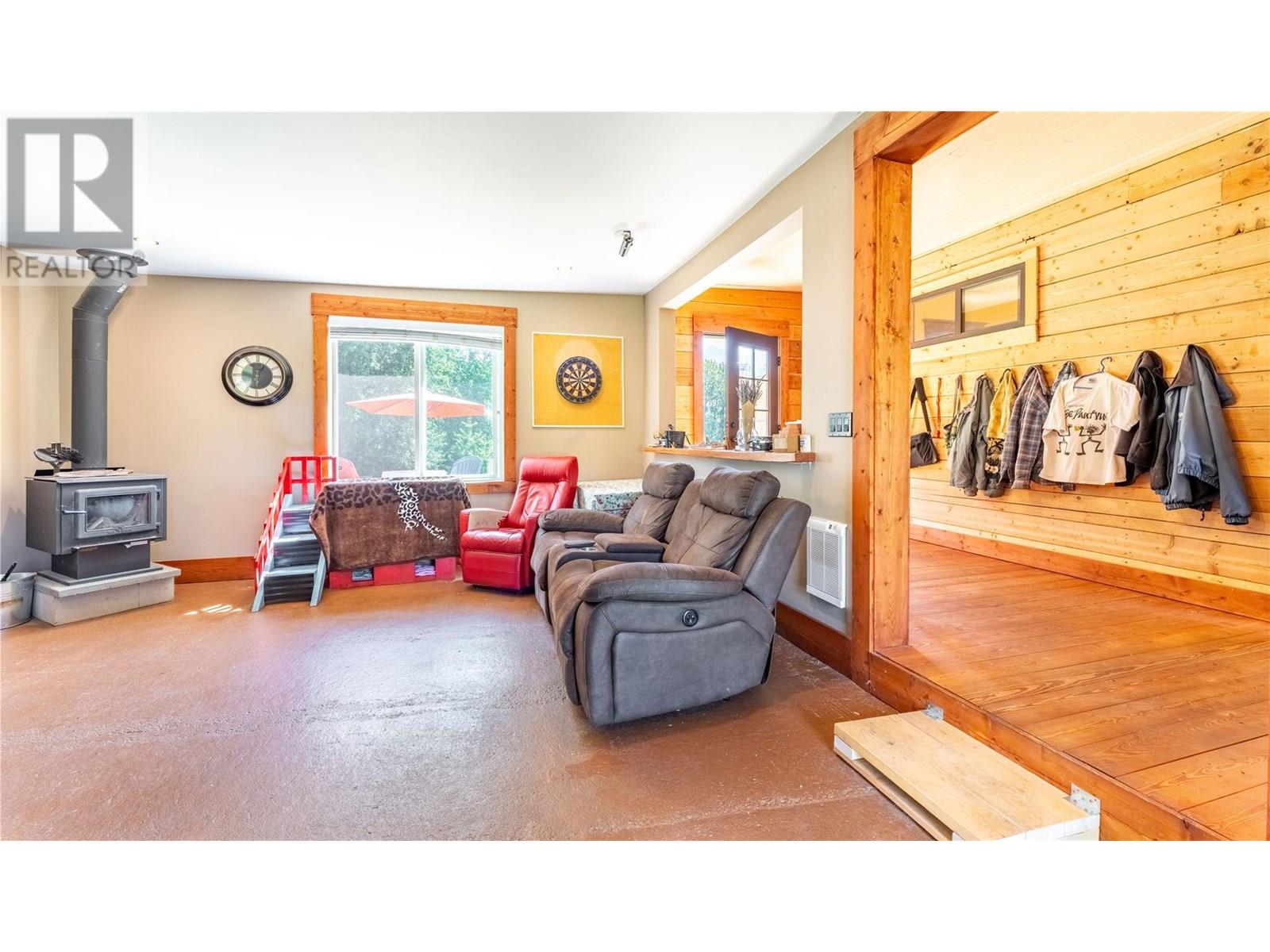 Photo 41 of 216 27th Avenue, Creston BC