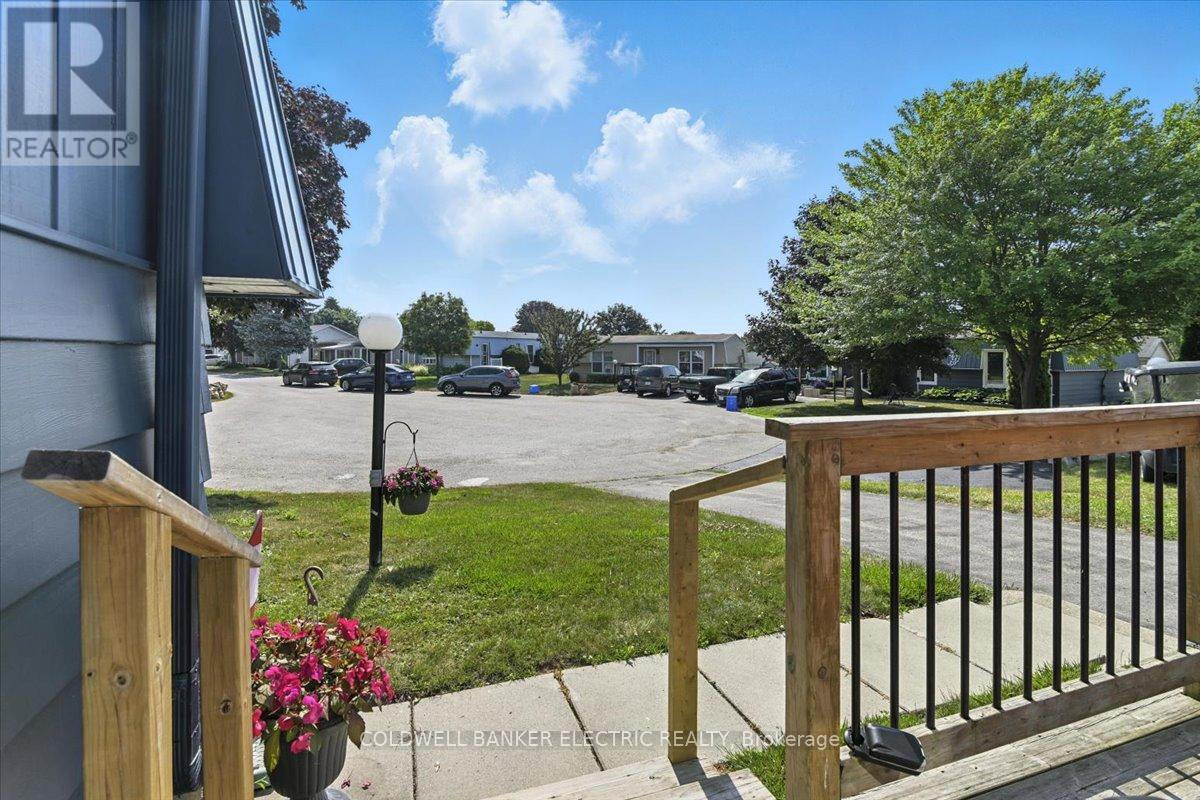 Photo 20 of 18 Loyalist Court, Clarington ON