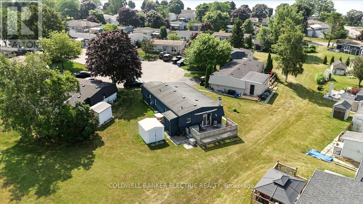 Photo 27 of 18 Loyalist Court, Clarington ON