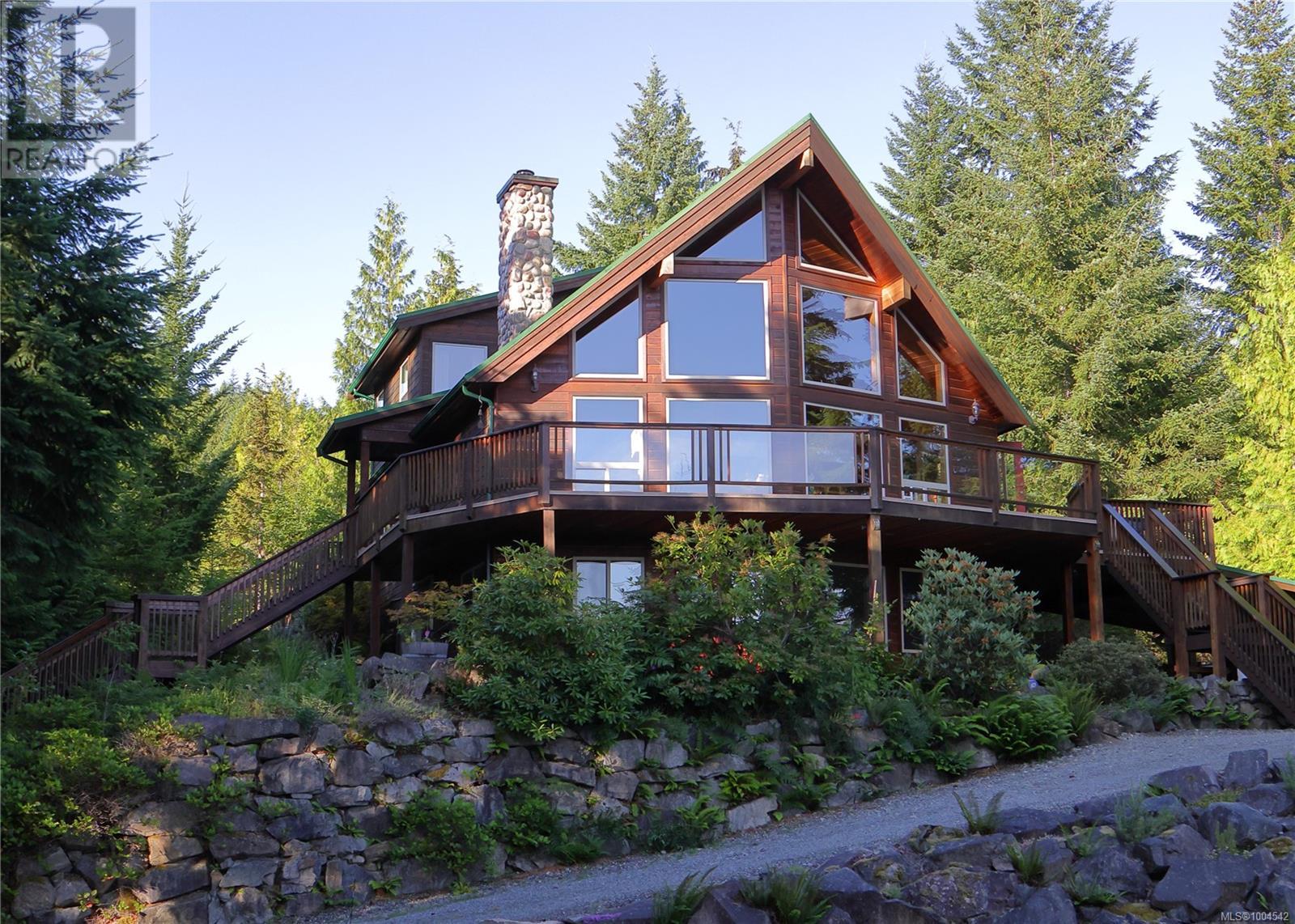 Photo 6 of 1556 Meadowood Way, Qualicum Beach BC