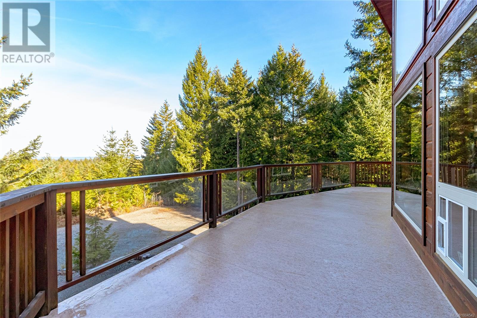 Photo 45 of 1556 Meadowood Way, Qualicum Beach BC