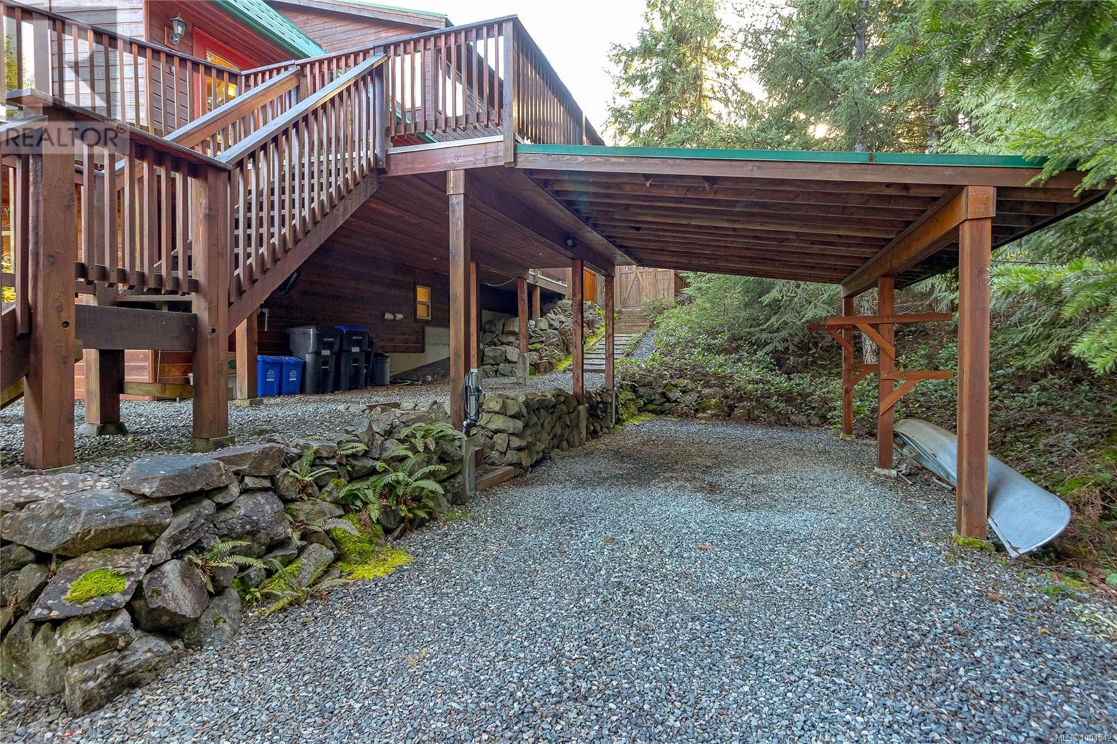 Photo 32 of 1556 Meadowood Way, Qualicum Beach BC