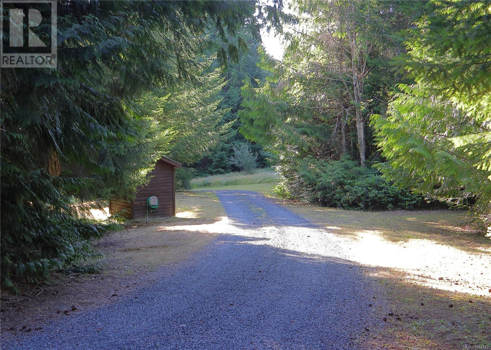Photo 22 of 1556 Meadowood Way, Qualicum Beach BC