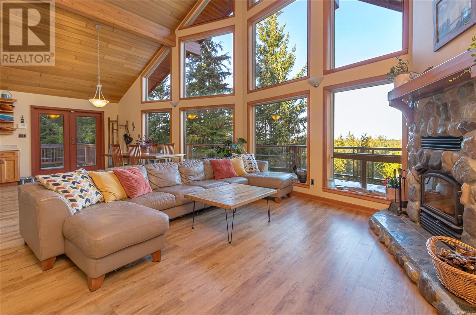 Photo 43 of 1556 Meadowood Way, Qualicum Beach BC