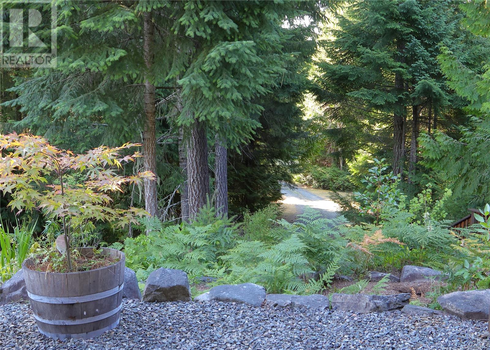 Photo 48 of 1556 Meadowood Way, Qualicum Beach BC