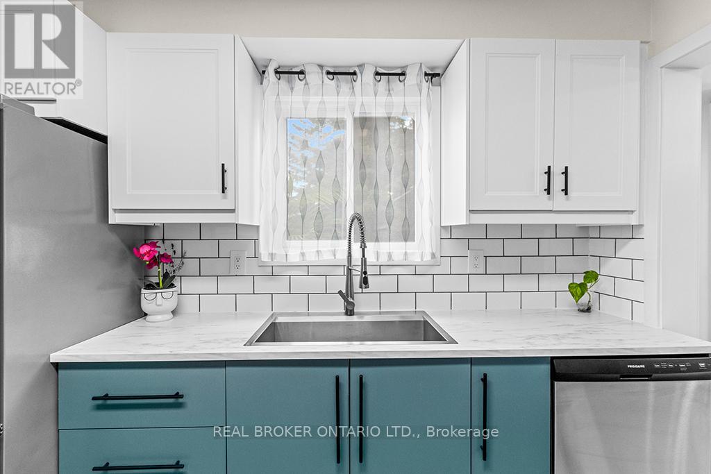 Single Family House for Sale in  MCVEIGH DRIVE Barrie (Northwest) 