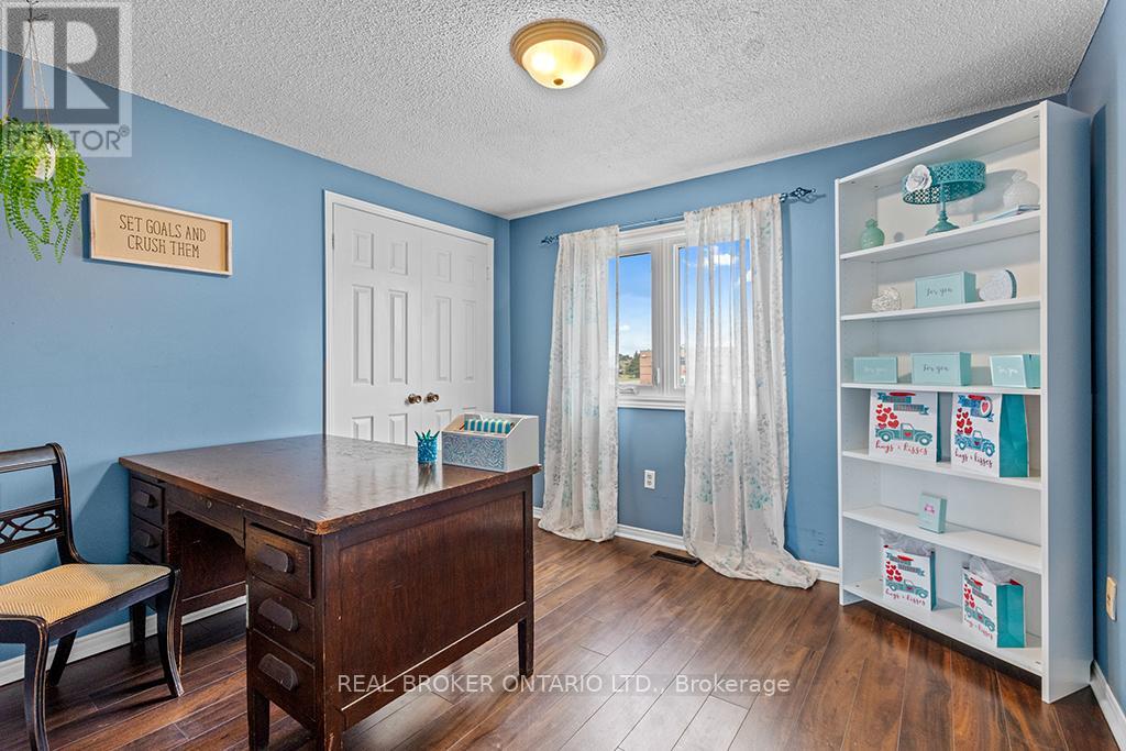 Single Family House for Sale in  MCVEIGH DRIVE Barrie (Northwest) 