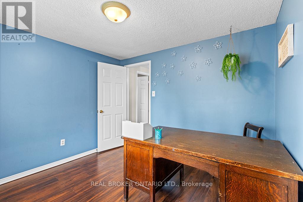 Single Family House for Sale in  MCVEIGH DRIVE Barrie (Northwest) 