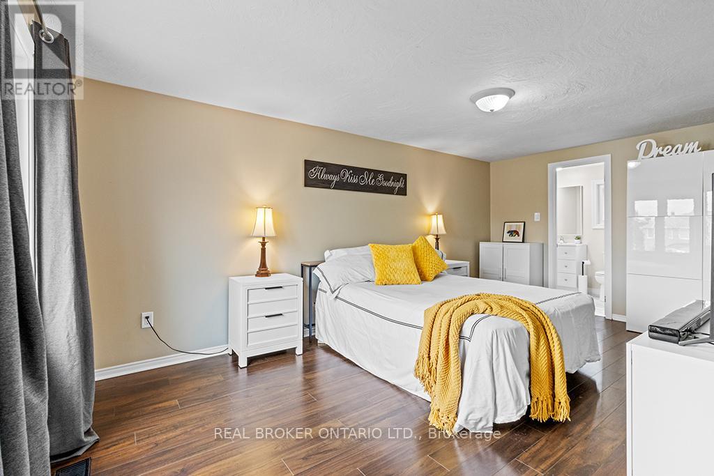 Single Family House for Sale in  MCVEIGH DRIVE Barrie (Northwest) 