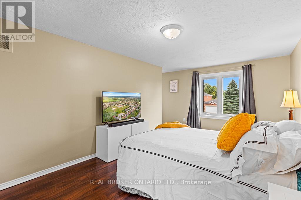 Single Family House for Sale in  MCVEIGH DRIVE Barrie (Northwest) 