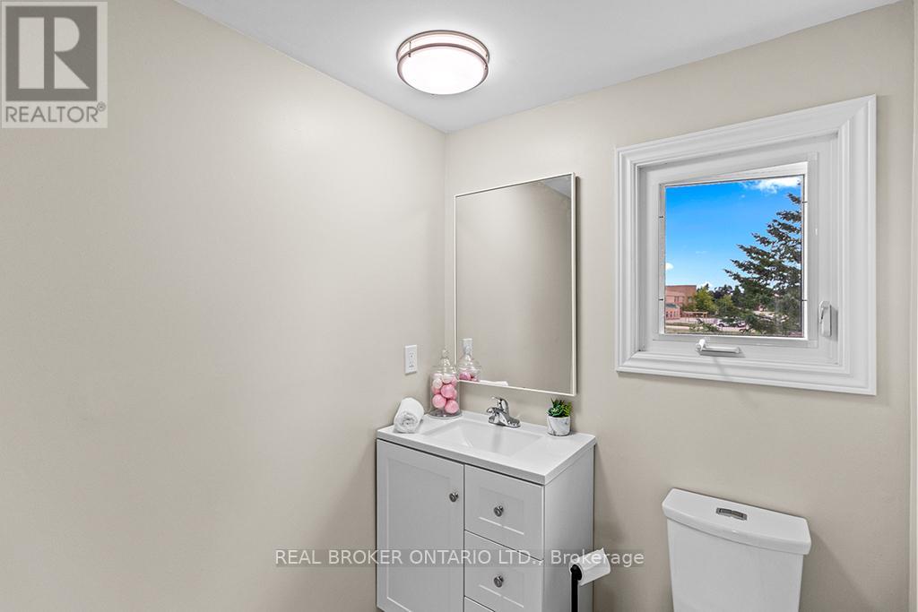 Single Family House for Sale in  MCVEIGH DRIVE Barrie (Northwest) 