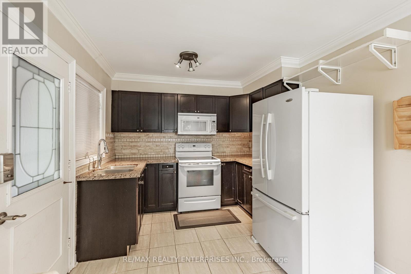 Photo 11 of 2694 Truscott Drive, Mississauga ON