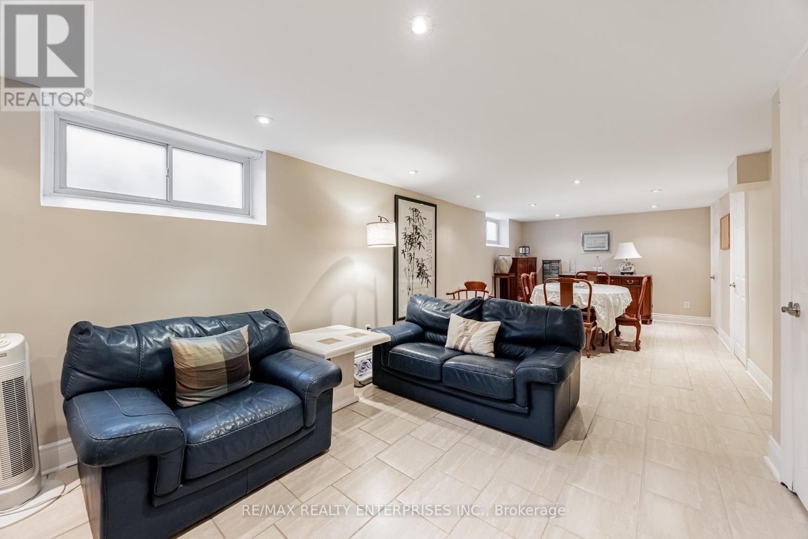 Photo 25 of 2694 Truscott Drive, Mississauga ON