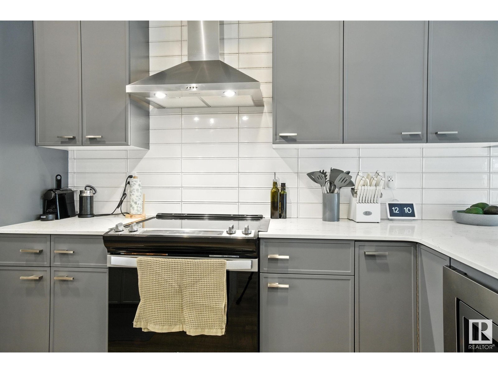 Photo 7 of 17367 100 St Nw, Edmonton AB