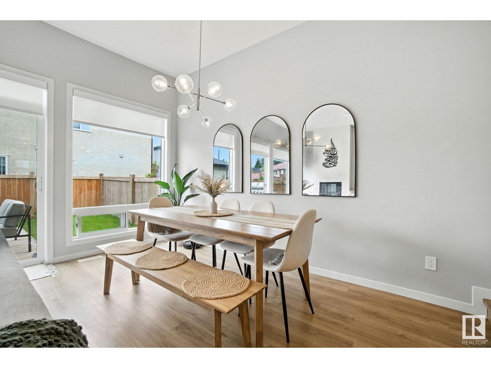 Photo 11 of 17367 100 St Nw, Edmonton AB