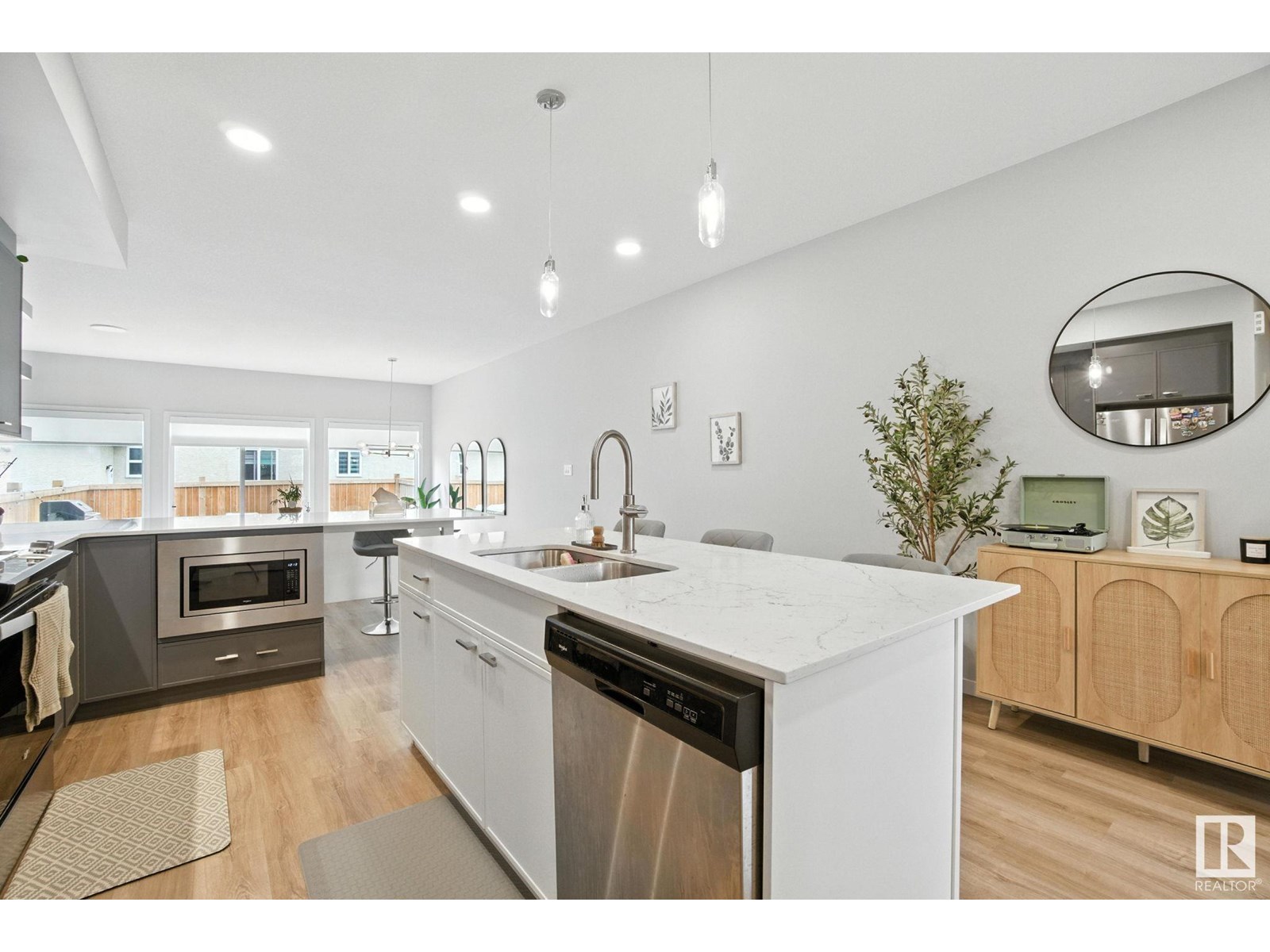 Photo 8 of 17367 100 St Nw, Edmonton AB