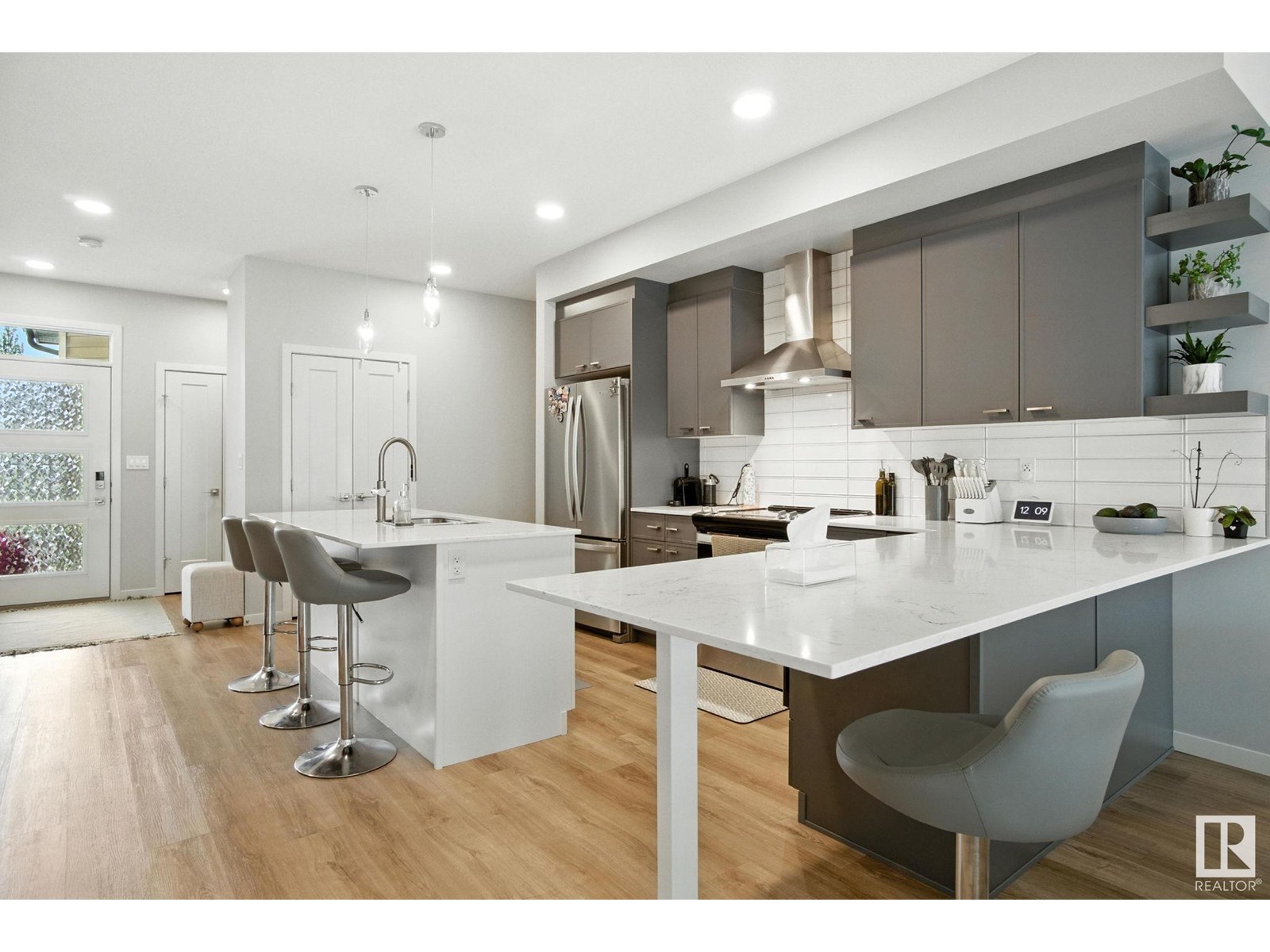 Photo 6 of 17367 100 St Nw, Edmonton AB