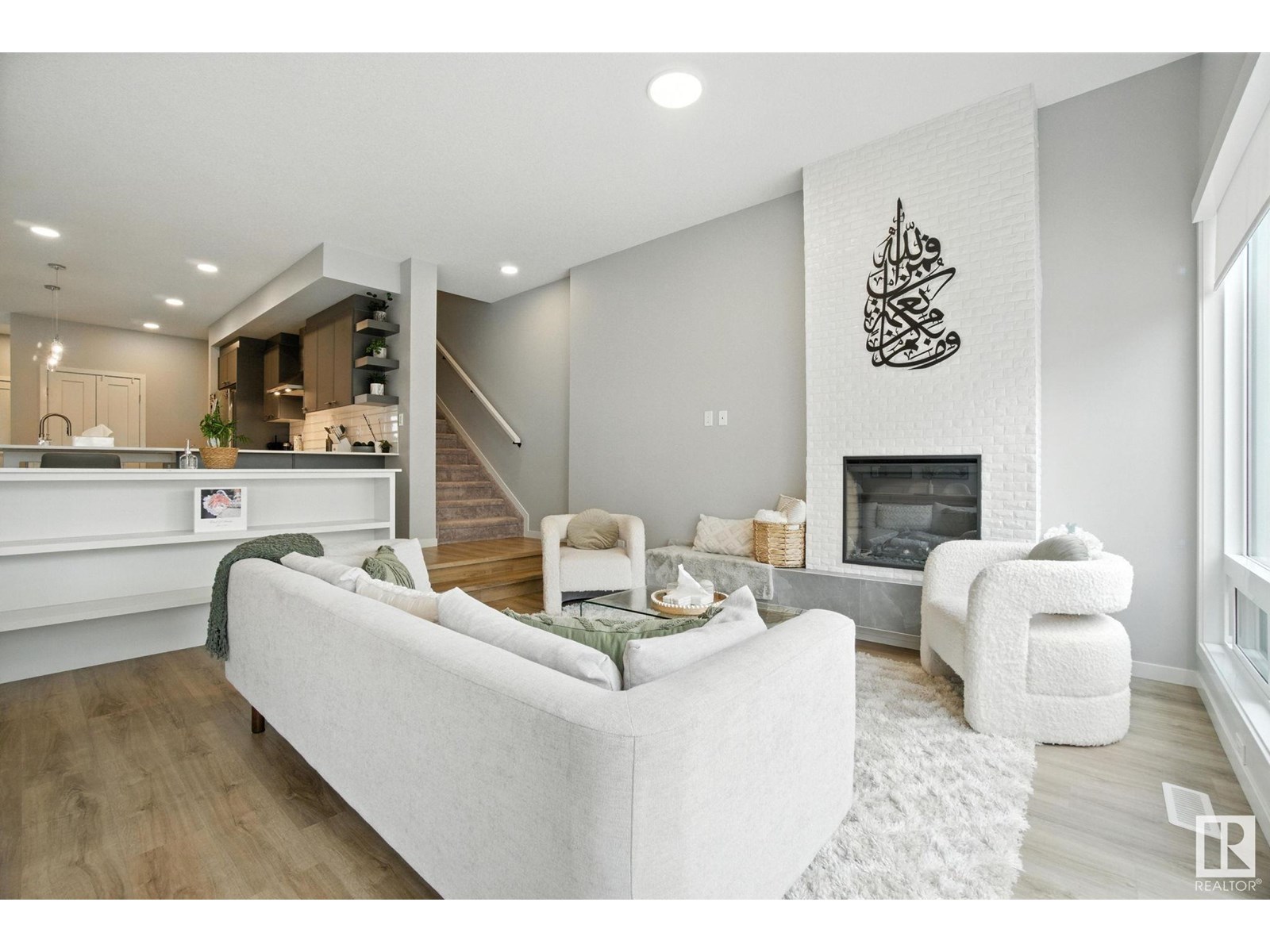 Photo 12 of 17367 100 St Nw, Edmonton AB