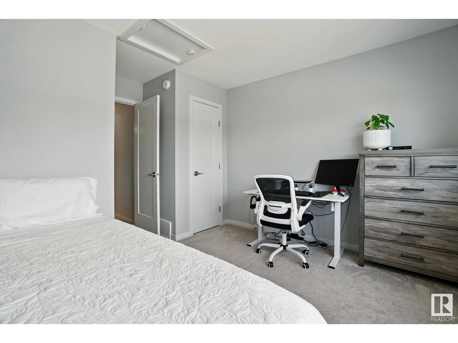 Photo 34 of 17367 100 St Nw, Edmonton AB