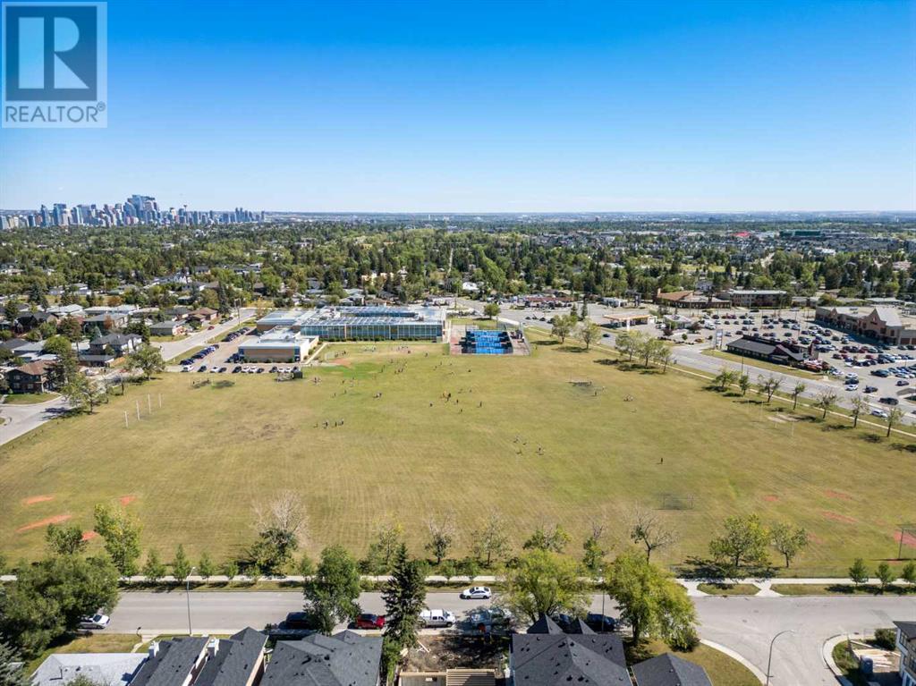 Single Family House Bungalow for Sale in  Gainsborough Drive SW Glamorgan Calgary 