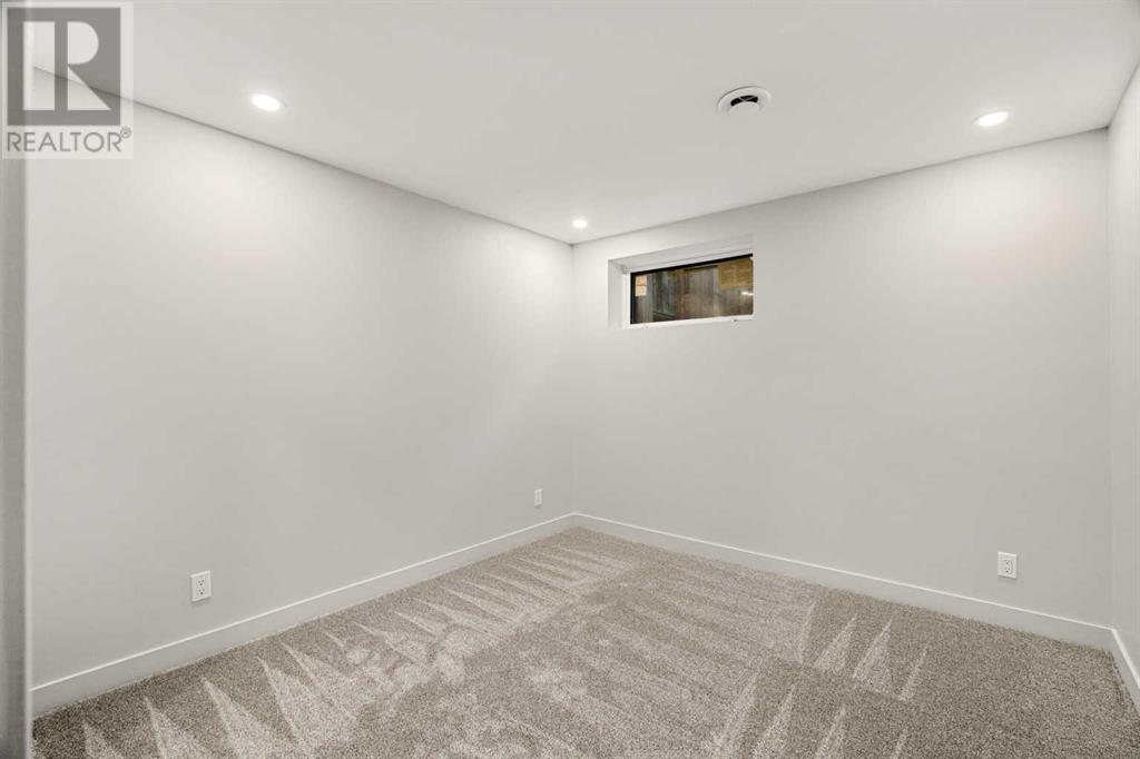 Single Family House Bungalow for Sale in  Gainsborough Drive SW Glamorgan Calgary 