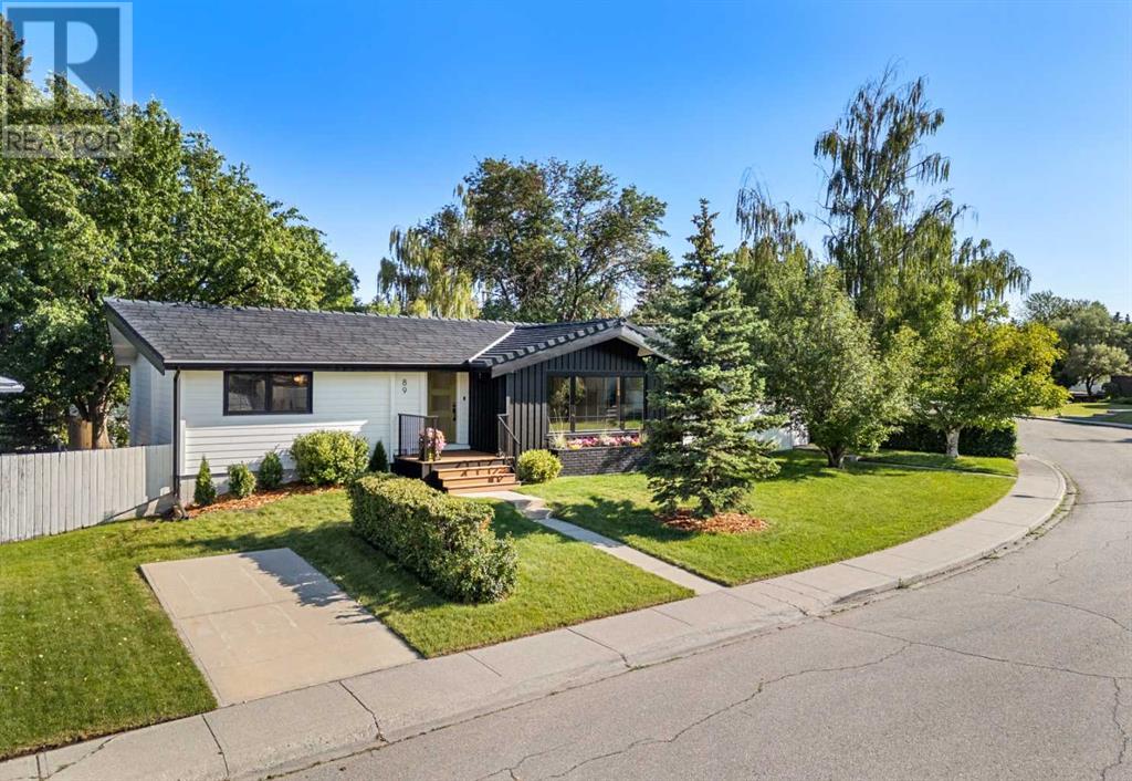 Single Family House Bungalow for Sale in  Gainsborough Drive SW Glamorgan Calgary 