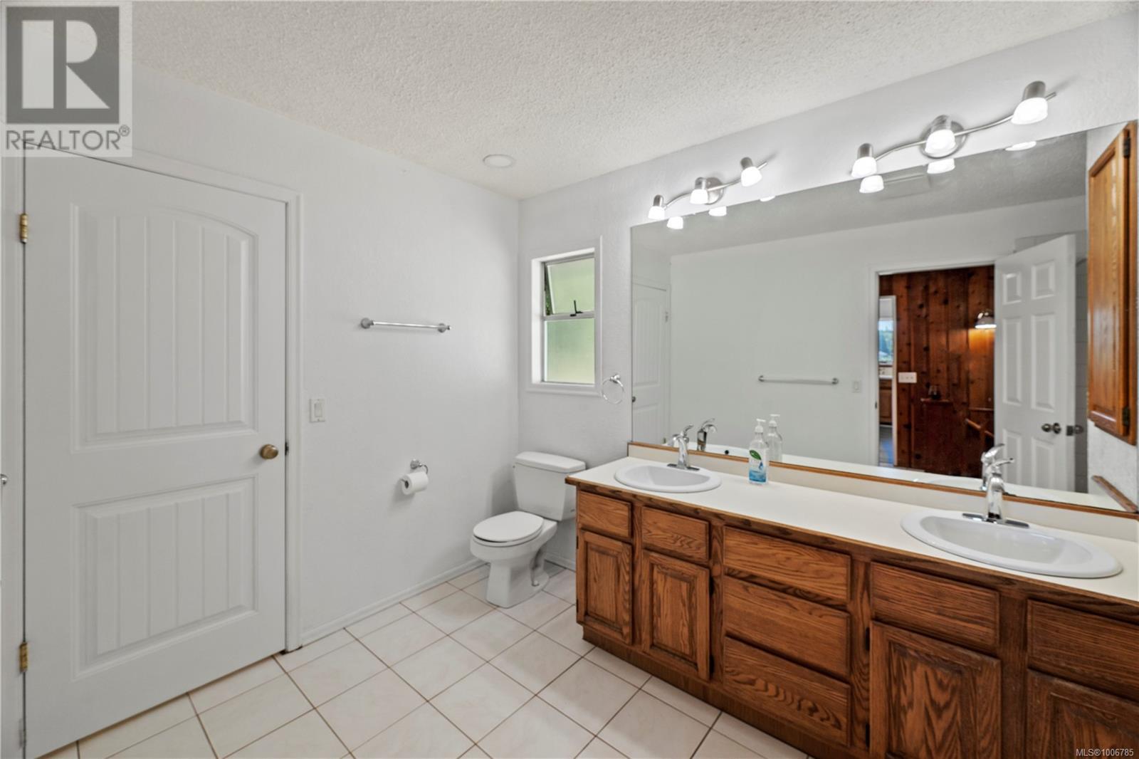 2276 Kemp Lake Rd, Sooke