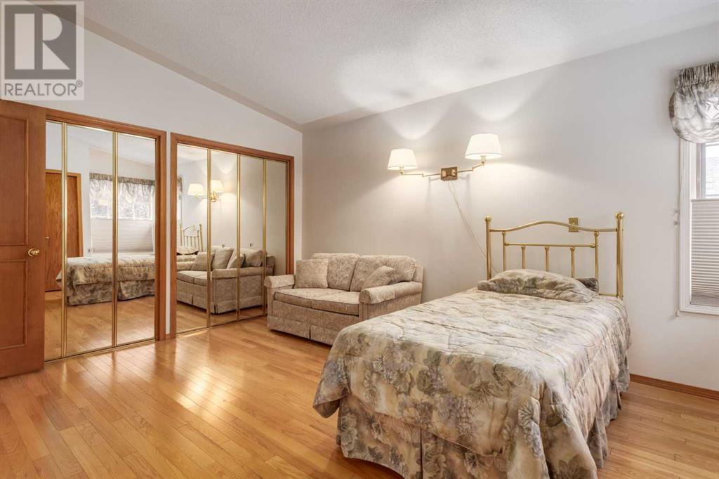 Single Family House for Sale in  Shawnee Road SW Shawnee Slopes Calgary 
