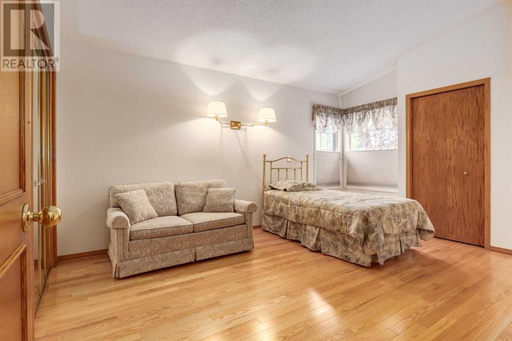 Single Family House for Sale in  Shawnee Road SW Shawnee Slopes Calgary 