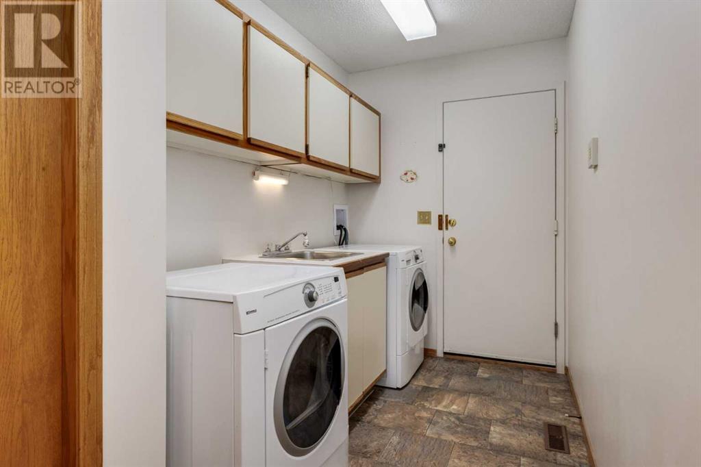Single Family House for Sale in  Shawnee Road SW Shawnee Slopes Calgary 