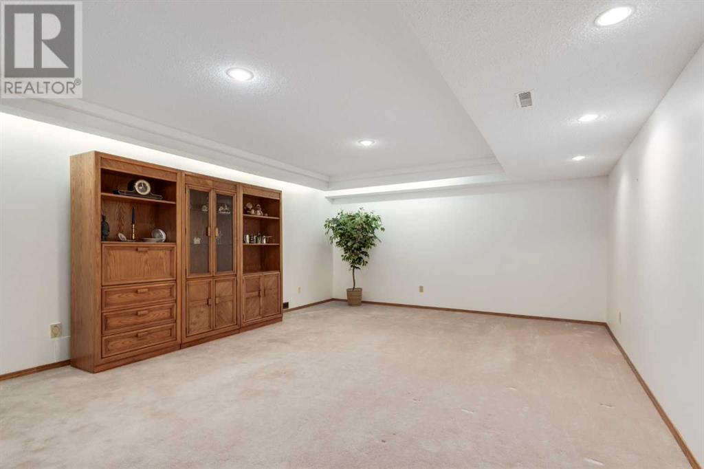 Single Family House for Sale in  Shawnee Road SW Shawnee Slopes Calgary 