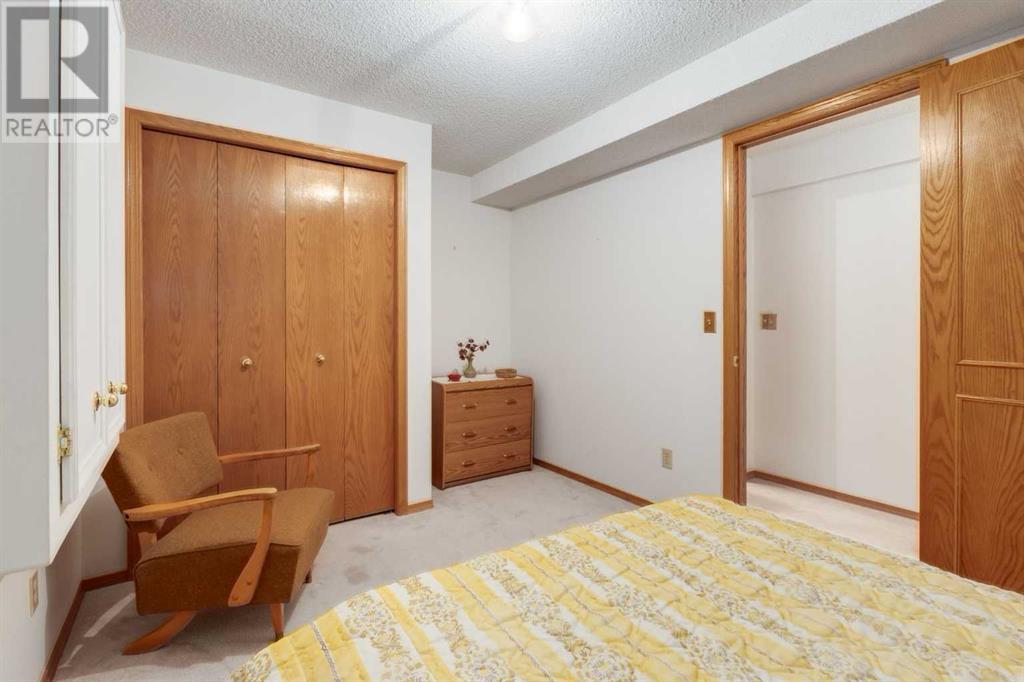 Single Family House for Sale in  Shawnee Road SW Shawnee Slopes Calgary 