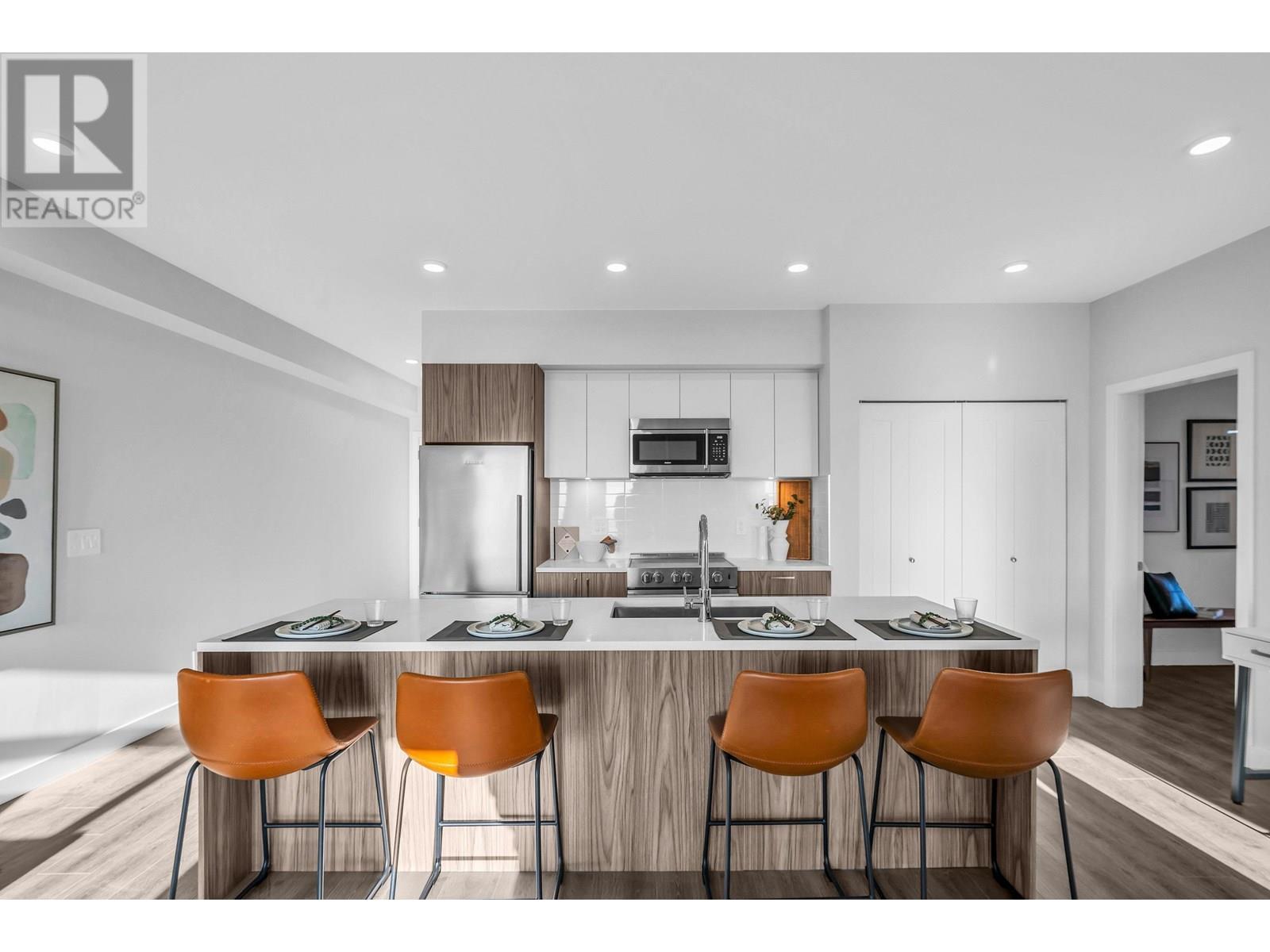 Photo 6 of 404 5535 Hastings Street, Burnaby BC
