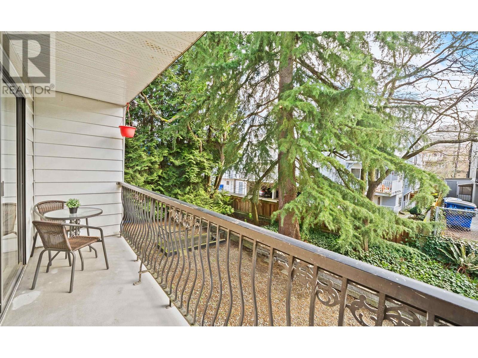 Photo 18 of 208 2330 Maple Street, Vancouver BC