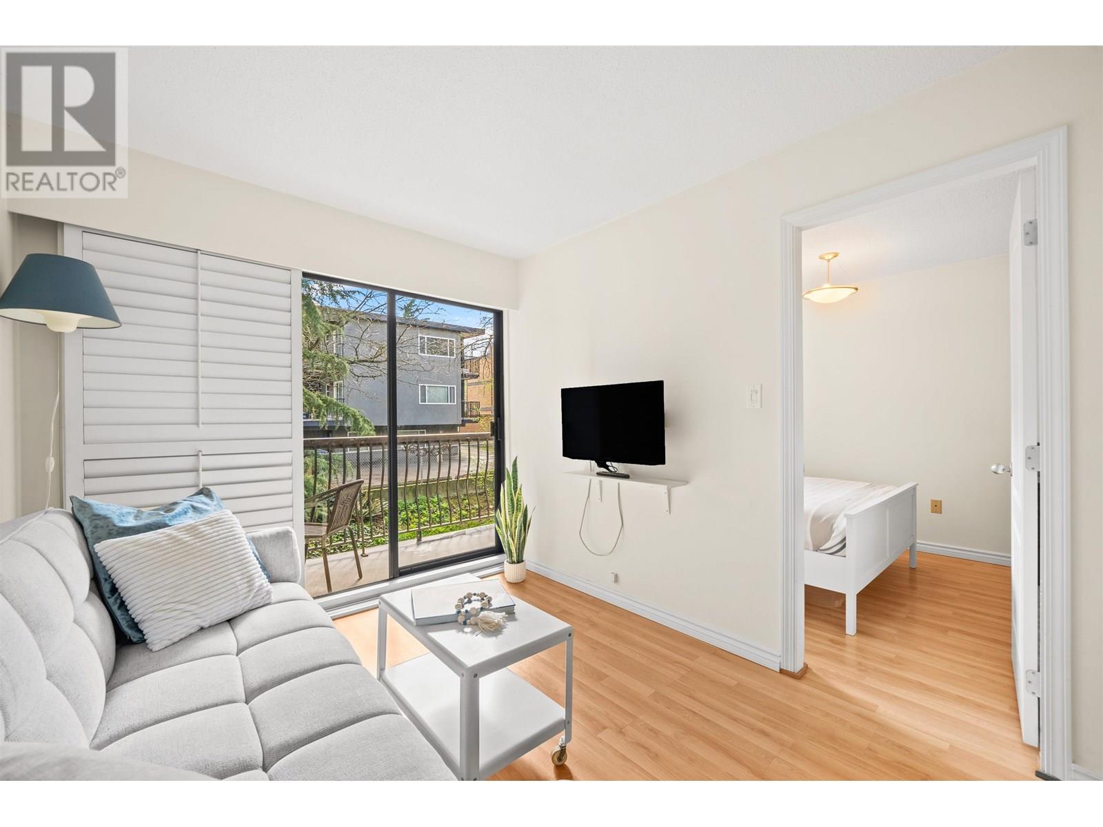 Photo 6 of 208 2330 Maple Street, Vancouver BC