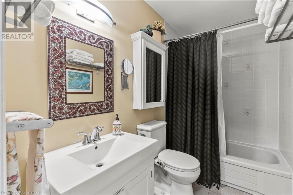 Photo 5 of 4361 Arejay Avenue, Lincoln ON