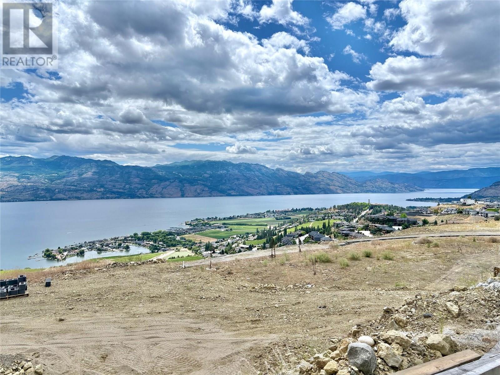  1367 Vineyard Drive, West Kelowna