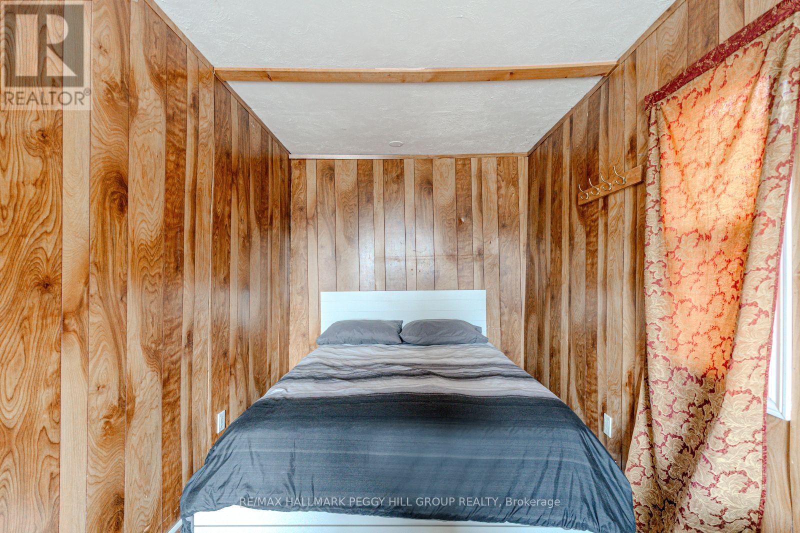 Photo 2 of 711 Mosley Street, Wasaga Beach ON