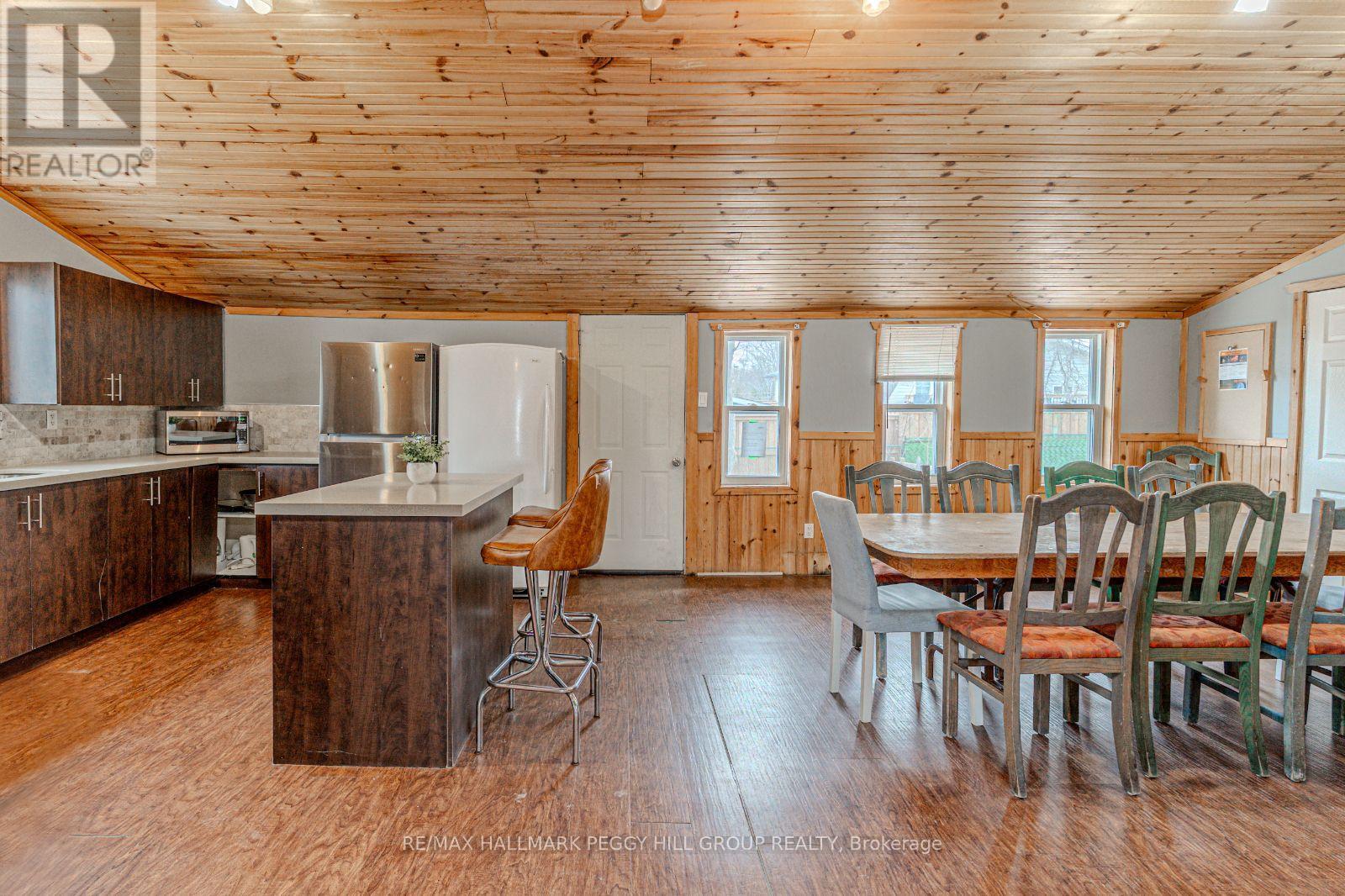 Photo 8 of 711 Mosley Street, Wasaga Beach ON