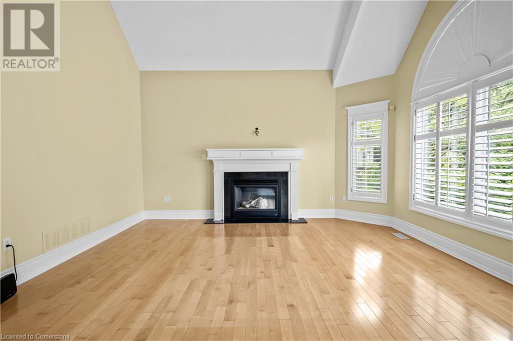 Photo 11 of 2531 Hogan Court, Burlington ON