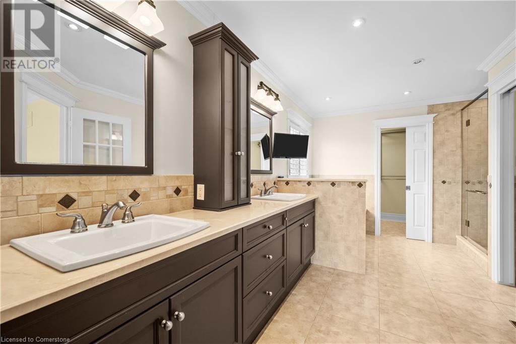 Photo 21 of 2531 Hogan Court, Burlington ON